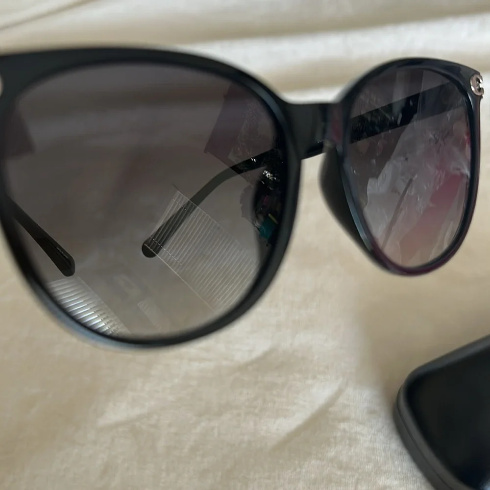 Coach Embedded C Rounded Square Sunglasses with Sleek Design and ombré effect